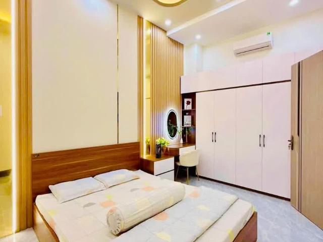 Nhà Phố 100m² Cần Đước, Cập Nhật Giá Mới Full Nội Thất Cao Cấp, Chỉ 2.4 Tỷ!