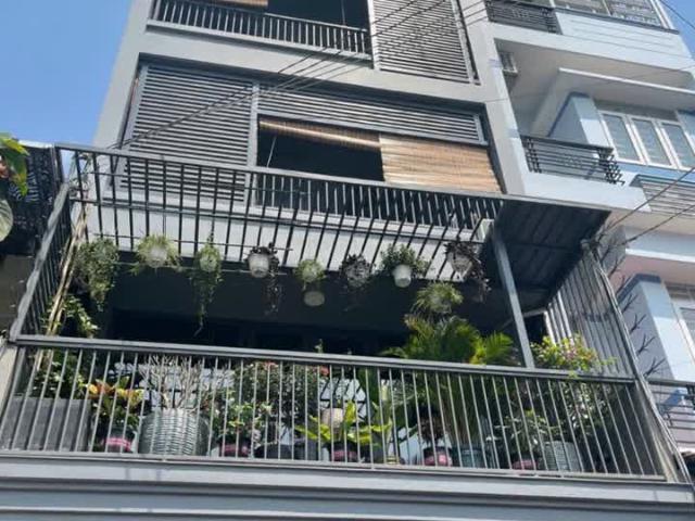 Nhà Phố 5 Tầng kinh doanh, 11 Phòng ngủ full nội thất, Xe hơi tận cửa