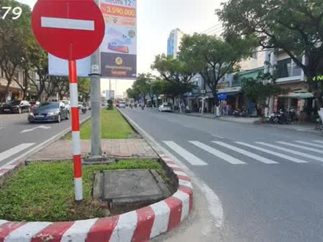 Nhà Phố Đà Nẵng, bán nhà 2 mặt tiền Nguyễn Hữu Thọ, quận Hải Châu, Đà Nẵng. Vị trí sầm uất