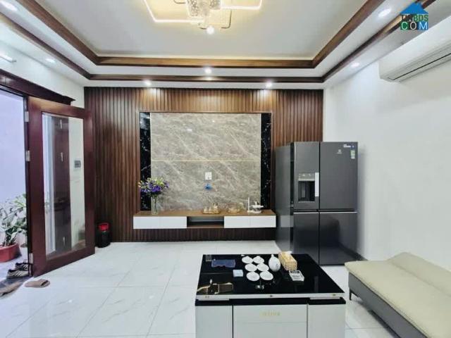 Nhà Phố Bạch Mai, Ngõ Thẳng Tắp, DT 40m2, Gần Ô Tô, 5tầng, Giá 10. Xtỷ