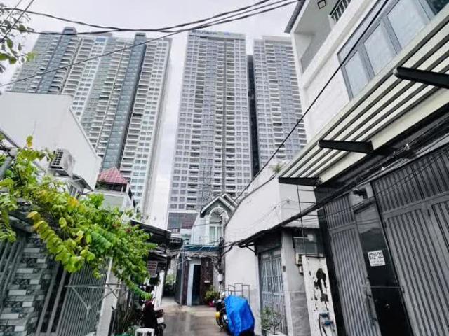 Nhà Phố Hiếm Cạnh Phú Mỹ Hưng Q7 2 Mặt Tiền Hẻm 5m Sổ Hồng Riêng Vuông Vức 4 Phòng Ngủ Chỉ