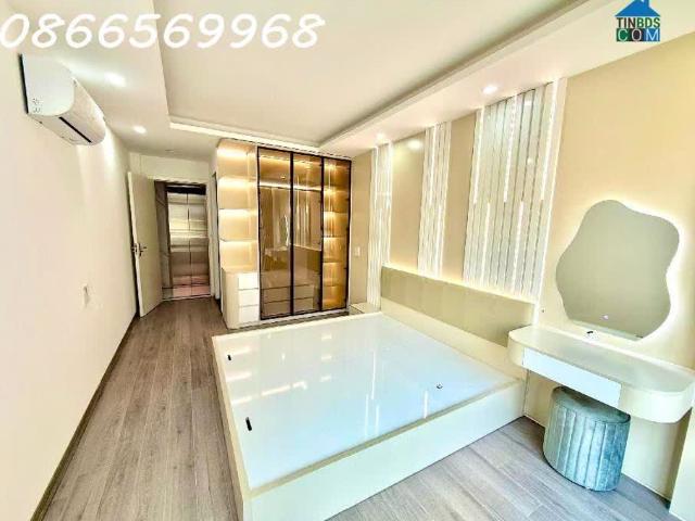Nhà Phố Đội Cấn, 32M X 6T Thang Máy, Full Nội Thất, Ngõ Nông, 8.38 Tỷ