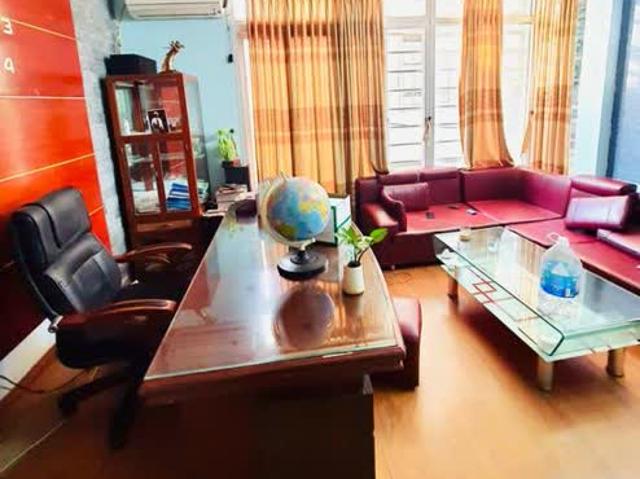 Nhà Phạm Tuấn Tài, dành cho gia đình vừa ở vừa kinh doanh, ngõ ô tô tránh, lô góc, vị trí đẹp