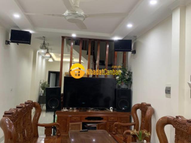 Nhà phố định công mới kính coong 5 tầng 6 phòng ngủ giá chỉ hơn 7 tỷ