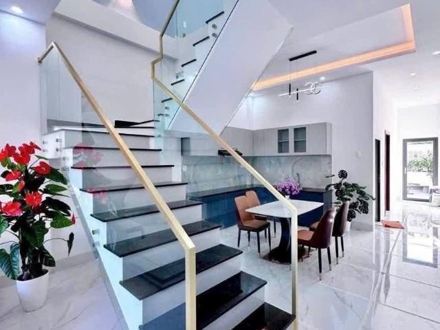 Nhà Phố Sang Trọng 3pn, 3wc Đường Ô Tô Tới Cửa Long An