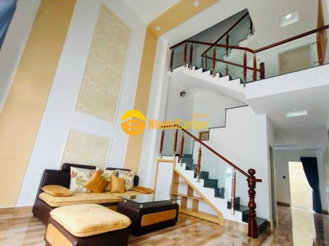 Nhà phố đẹp vị trí đắc địa 1 trệt lửng 1 lầu 3pn, trung tâm tp bến tre, sổ hoàn công đầy đủ