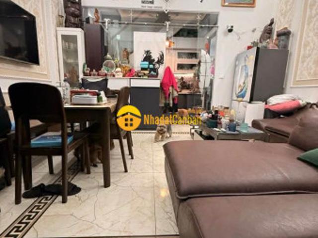 Nhà phố tôn đức thắng, dt 30m2, hai thoáng, 3tầng, kinh doanh, giá 7. Xtỷ