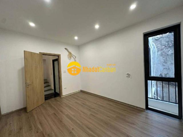 Nhà phố trung phụng 28m2 5 tầng, ngõ thông, nhà thoáng sáng về ở ngay, nhỉnh 6 tỷ