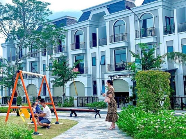 Nhà phố view công viên