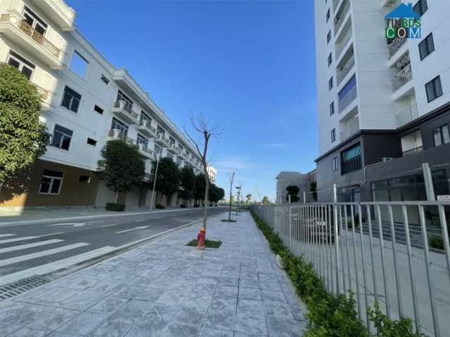 Nhà Phố View Công Viên, Nhận Nhà, Sang Tên Sổ Ngay. Cđt: 0966 343