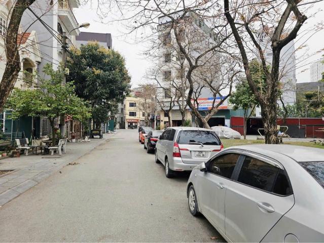 Nhà phân lô thạch bàn – view công viên – gara ô tô – 5 tầng thang máy chờ