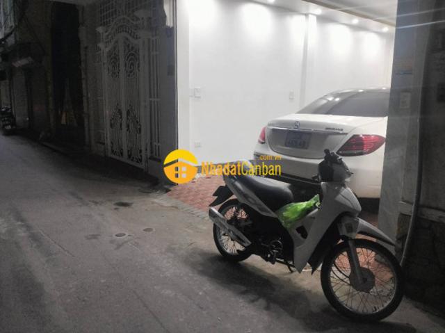 Nhà phân lô hoàng quốc việt dt 40m ô tô ngủ trong nhà giá 10 tỷ