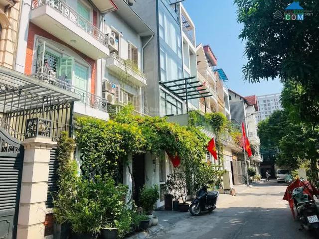 Nhà phân lô, ô tô vào nhà 40m2, phố Phùng Hưng, 9 tỷ