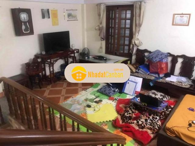 Nhà rẻ đẹp ô tô đậu cổng 1 phút ra mặt phố ph