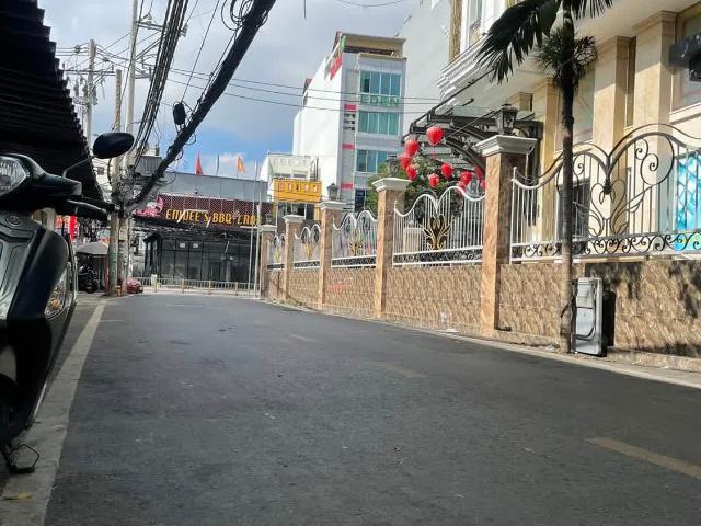 Nhà Riêng – Hẻm Xe Hơi – Dt: 5.08 X 12.09m = 61m2 – Nguyễn Thị Thập – Quận 7 – Giá 7.660 Tỷ