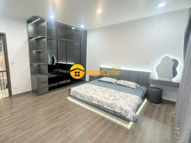 Nhà riêng phố nguyên hồng, ngõ rộng thênh thang, nhà đẹp, thang máy xịn, 10.5 tỷ