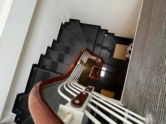 Nhà tôi cho thuê nhà hai cửa đi, mới, 93m2_ 4T  vỉa hè, Duy Tân 29 Tr