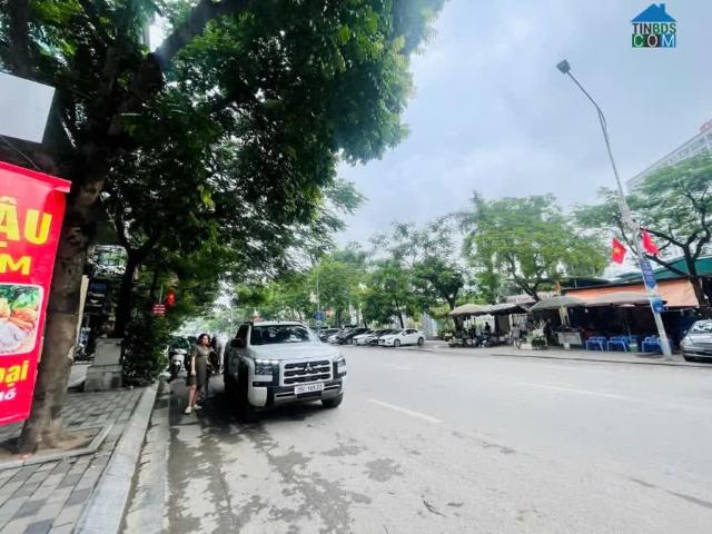 Nhà Tây Hồ Chính chủ 2 bác có tuổi muốn bán nhà mộc nguyên căn 32m, MT. 3.6, 4 tầng, oto nhỏ đỗ cửa