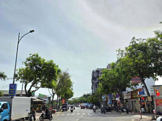 Nhà thạch bàn, cổ linh 6 tầng – ô tô đỗ cổng – gần hồ điều hoà và aeon mail – chỉ 7, x tỷ
