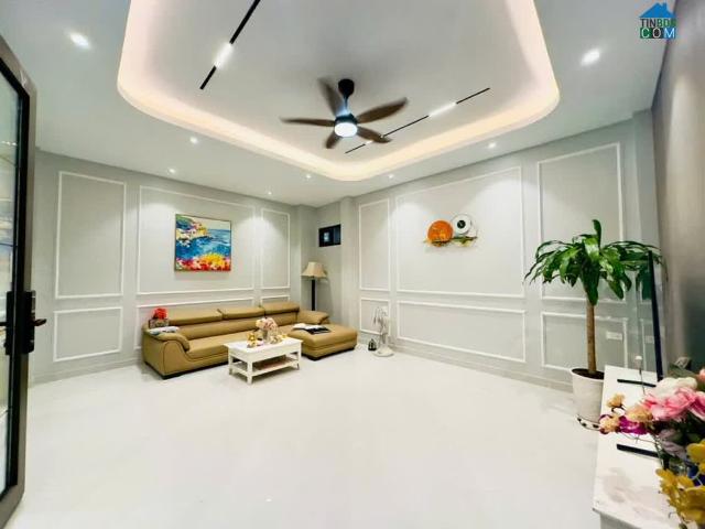 Nhà trên 12 tỷ có ngay em hoa hậu Minh Khai mặt tiền 6m _DT 50m2/5 tầng_Thang máy nhập