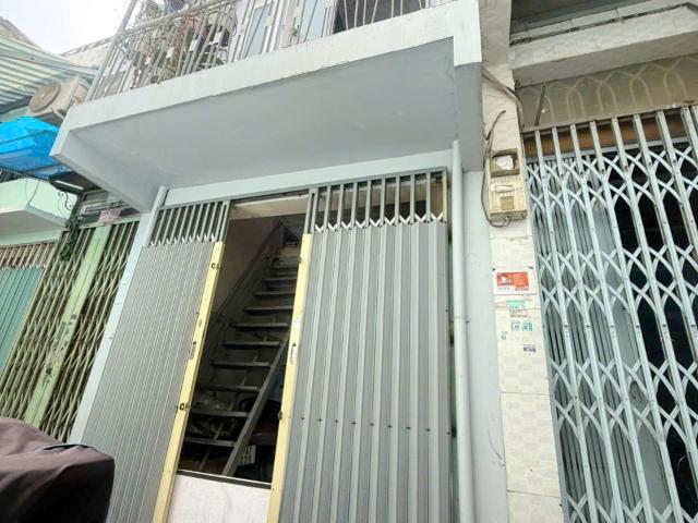 Nhà vị trí đẹp 2 lầu Ba Đình P10Q8 cách hẻm xe hơi 1 căn P. Chánh Hưng