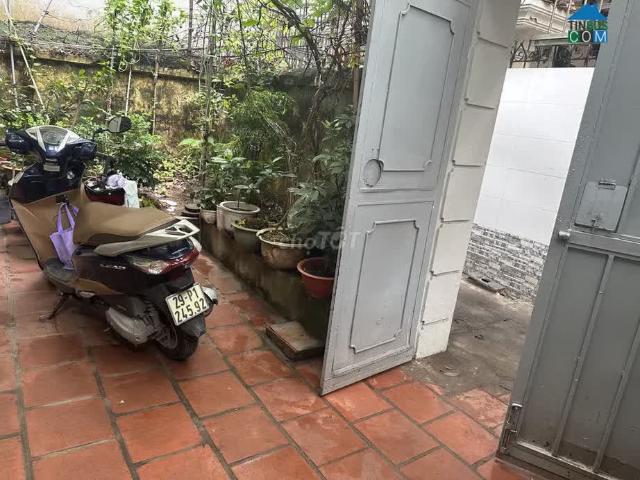 NHÀ VỊ TRÍ ĐẸP GIÁ TỐT Chính chủ cần bán nhanh nhà tập thể tại quận Cầu Giấy, TP Hà Nội