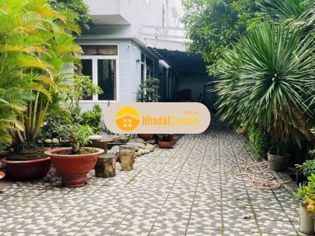 Nhà vườn cực đẹp dt 12m 25m ngay đường linh đông