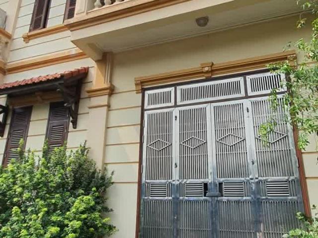 Nhà xây mới, tôi chủ nhà cho thuê cả nhà, 136m2  4.5T  Duy Tân 33 Tr  Kinh doanh, VP