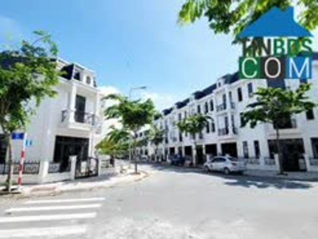 Nhanh tay nhấc máy sở hữu ngay nhà mặt phố tại Tân Uyên, giá 2, 525 tỷ, CK 10 chỉ vàng