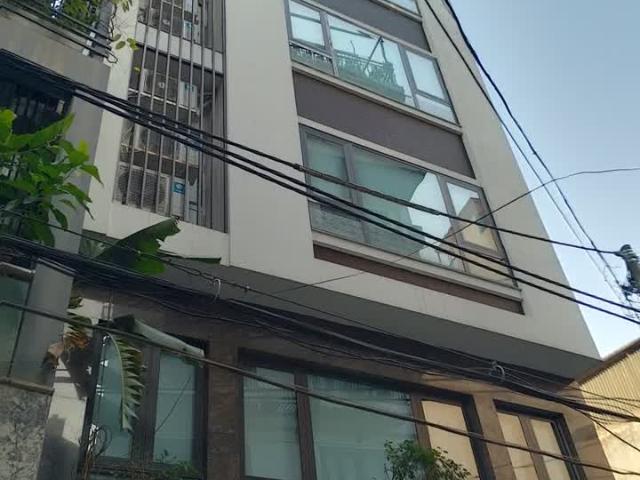 Nhanh! Mặt phố Trần Duy Hưng, 130m2, 6 tầng, Thang máy, KD sầm uất, 27.9 tỷ