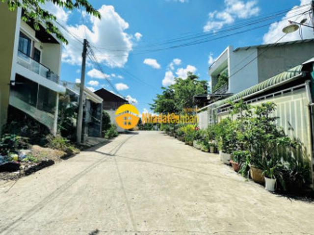 Nhánh phù đổng thiên vương, đối diện sân bay quốc tế lương khương, đức trọng, lâm đồng