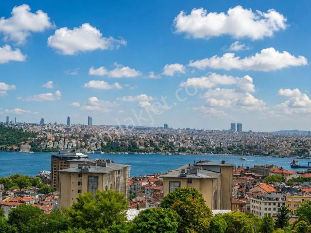 Nişantaşı Maçka Caddesinde Deniz Manzaralı, 200 M² Prestijli