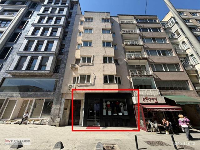 Nişantaşı Şakayık Sokak'ta Geniş Vitrinli Kiralık Mağaza