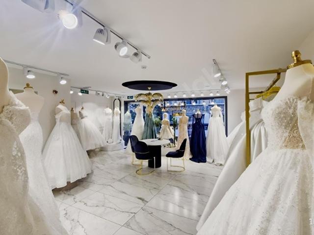 NİŞANTAŞIN DA DEVREN GELINLIK VE MODA EVI