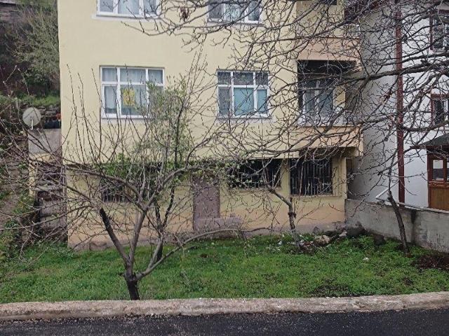 NİKSAR EMLAK'TAN KELEPİR FİYATINA SATILIK 2+1 DAİRE. !