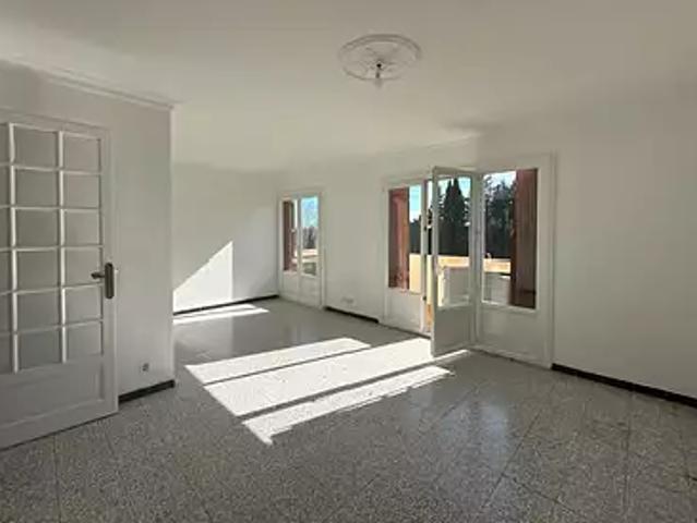 Nîmes 30000 Achat / Vente appartement 3 pièces t3 au dernier étage balcon