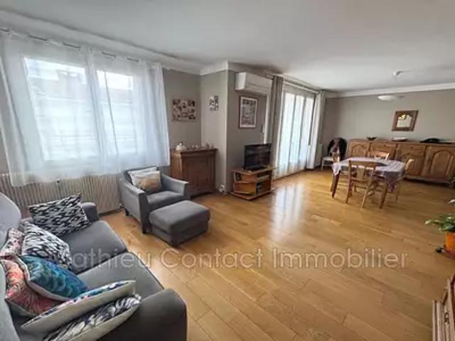 Nîmes 30000 Achat / Vente appartement 3 pièces t3 au dernier étage terrasse