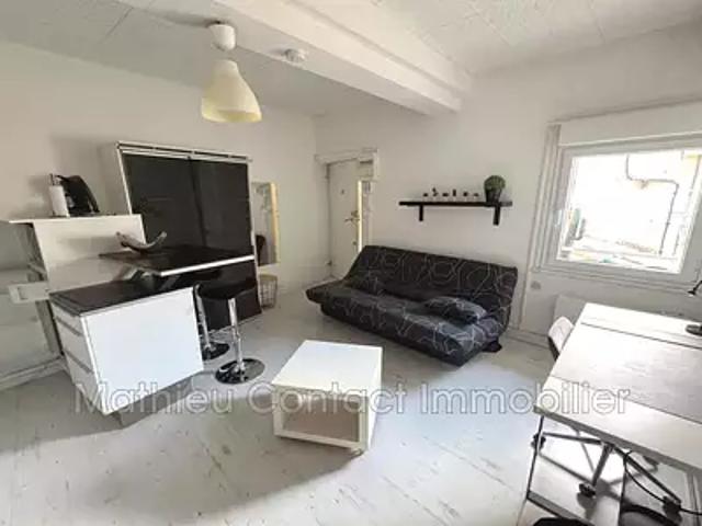 Nîmes 30000 Location appartement 1 pièce t1 au dernier étage