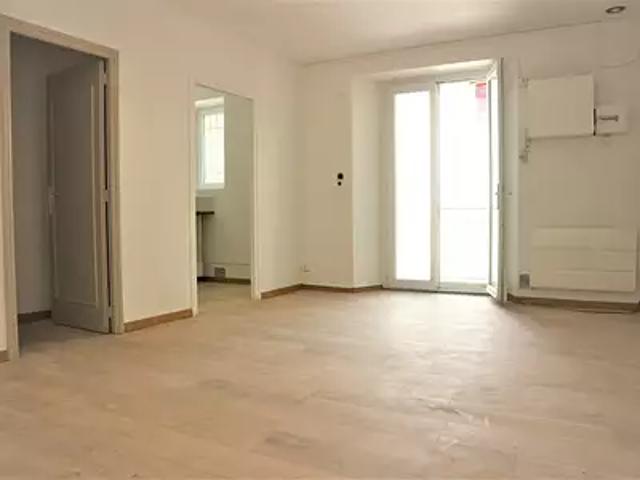 Nîmes 30000 Location appartement 1 pièce t1 au dernier étage