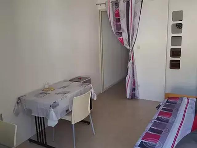 Nîmes 30000 Location appartement 1 pièce t1 au dernier étage