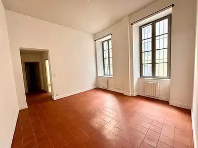 Nîmes 30000 Location appartement 2 pièces t2 au dernier étage