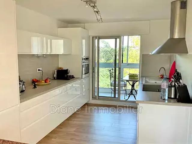 Nîmes 30900 Achat / Vente appartement 4 pièces t4 au dernier étage terrasse