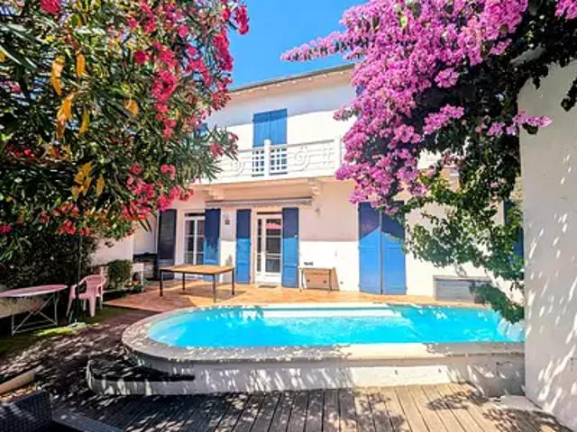 Nîmes 30900 Achat / Vente maison 8 pièces t8 piscine terrasse