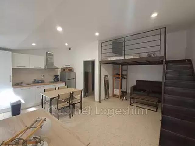 Nîmes 30900 Location appartement 1 pièce t1 au dernier étage