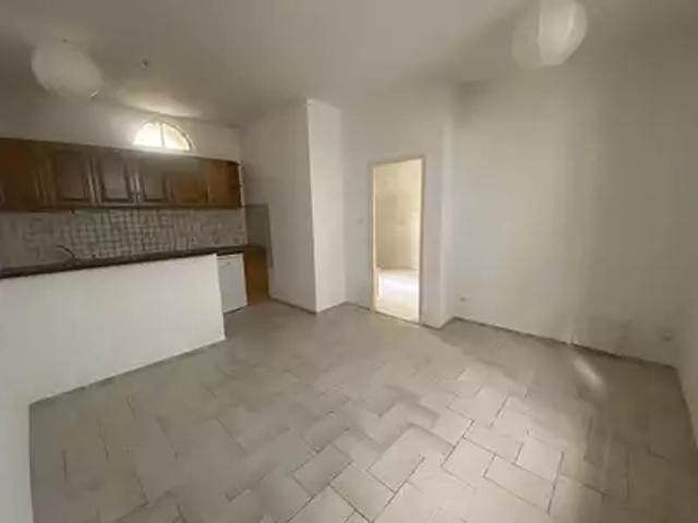 Nîmes 30900 Location appartement 2 pièces t2