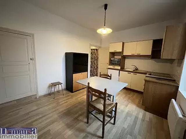 Nîmes 30900 Location appartement 2 pièces t2 au dernier étage