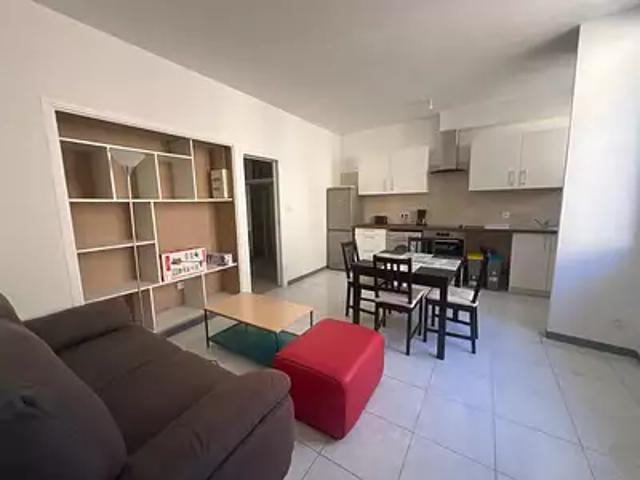 Nîmes 30900 Location appartement 2 pièces t2 cave