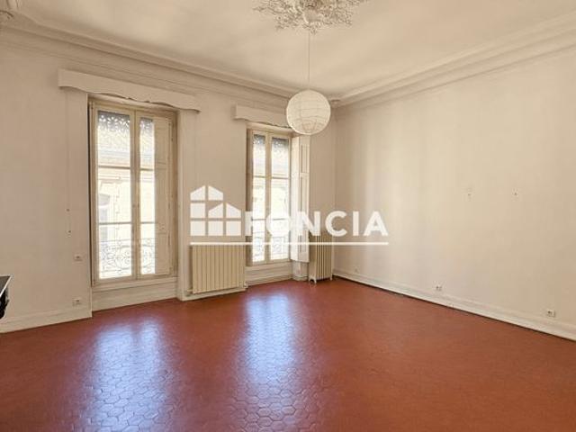 Nimes vente centre ville general perrier appartement t4