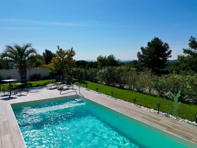 Nimes Villa contemporaine de plain pied avec vue panoramiq. 168m² Nîmes