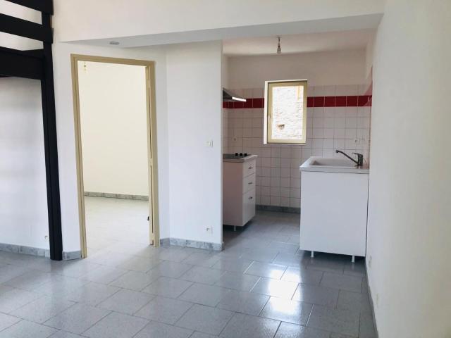 NIMES APPARTEMENT T3 AVEC GARAGE VENDU LOUE